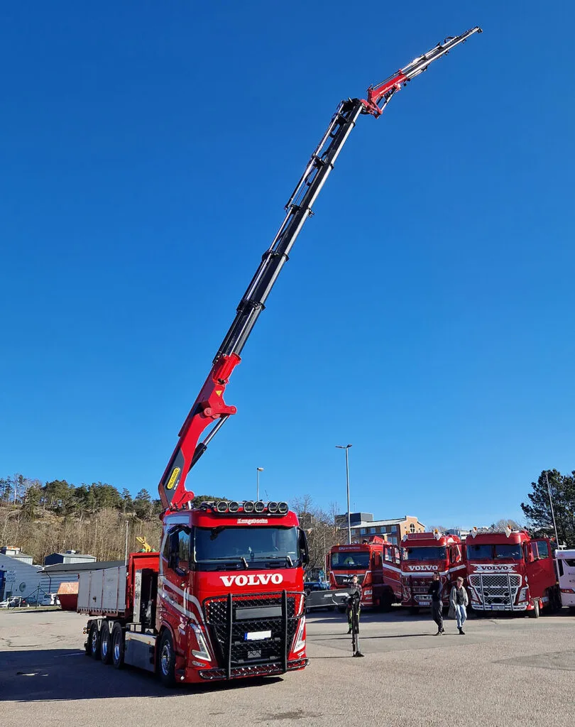 Vår nya kranbil har 30 meter i räckvidd